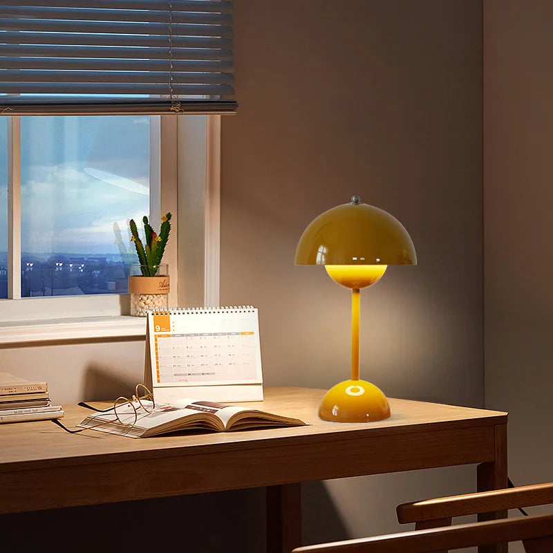 Danish Flower Bud Desk Lamp Nordic Modern Minimalist Bedroom Bedside Study Living Room Decoration LED Reading Table Light