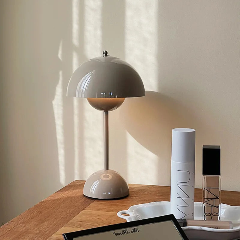 Danish Flower Bud Desk Lamp Nordic Modern Minimalist Bedroom Bedside Study Living Room Decoration LED Reading Table Light